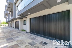 Casa em Condomínio à venda com 176m², 3 dormitórios, 3 suítes, 2 vagas, no bairro Tristeza em Porto Alegre