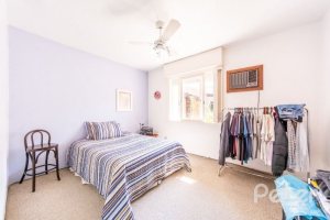 Casa à venda com 266m², 3 dormitórios, 1 suíte, 4 vagas, no bairro Jardim Isabel em Porto Alegre