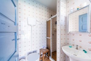 Casa à venda com 266m², 3 dormitórios, 1 suíte, 4 vagas, no bairro Jardim Isabel em Porto Alegre