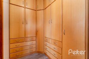 Casa em Condomínio à venda com 168m², 3 dormitórios, 1 suíte, 3 vagas, no bairro Tristeza em Porto Alegre