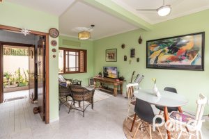 Casa à venda com 124m², 3 dormitórios, 1 suíte, 2 vagas, no bairro Jardim Isabel em Porto Alegre