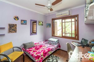 Casa à venda com 124m², 3 dormitórios, 1 suíte, 2 vagas, no bairro Jardim Isabel em Porto Alegre