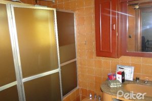 Casa à venda com 242m², 4 dormitórios, 1 suíte, 3 vagas, no bairro Tristeza em Porto Alegre