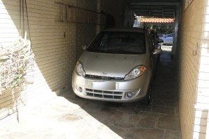 Casa à venda com 242m², 4 dormitórios, 1 suíte, 3 vagas, no bairro Tristeza em Porto Alegre