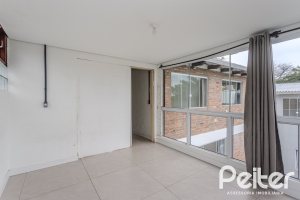 Casa à venda com 267m², 4 dormitórios, 3 vagas, no bairro Cristal em Porto Alegre