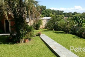 Casa à venda com 374m², 4 dormitórios, 3 suítes, 3 vagas, no bairro Vila Assunção em Porto Alegre