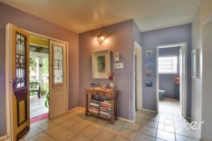 Casa à venda com 386m², 3 dormitórios, 1 suíte, 2 vagas, no bairro Tristeza em Porto Alegre