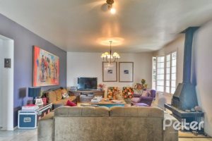 Casa à venda com 386m², 3 dormitórios, 1 suíte, 2 vagas, no bairro Tristeza em Porto Alegre