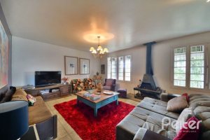 Casa à venda com 386m², 3 dormitórios, 1 suíte, 2 vagas, no bairro Tristeza em Porto Alegre