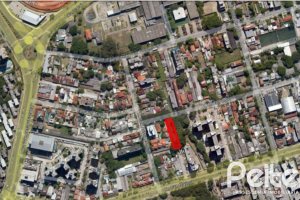 Terreno à venda com 1000m², no bairro Cristal em Porto Alegre