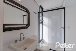 Casa à venda com 380m², 4 dormitórios, 4 suítes, 4 vagas, no bairro Vila Assunção em Porto Alegre