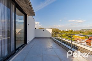 Casa à venda com 380m², 4 dormitórios, 4 suítes, 4 vagas, no bairro Vila Assunção em Porto Alegre