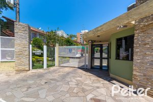 Casa em Condomínio à venda com 81m², 2 dormitórios, 1 vaga, no bairro Tristeza em Porto Alegre