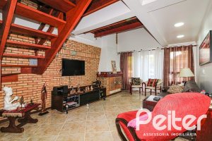 Casa à venda com 173m², 3 dormitórios, 3 suítes, 2 vagas, no bairro Vila Assunção em Porto Alegre