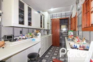Casa à venda com 173m², 3 dormitórios, 3 suítes, 2 vagas, no bairro Vila Assunção em Porto Alegre