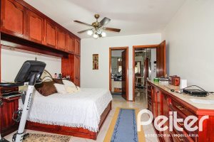 Casa à venda com 173m², 3 dormitórios, 3 suítes, 2 vagas, no bairro Vila Assunção em Porto Alegre