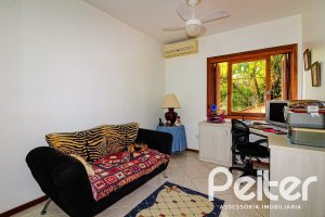 Casa à venda com 173m², 3 dormitórios, 3 suítes, 2 vagas, no bairro Vila Assunção em Porto Alegre