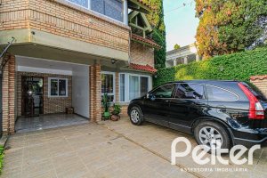 Casa à venda com 173m², 3 dormitórios, 3 suítes, 2 vagas, no bairro Vila Assunção em Porto Alegre