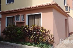 Apartamento à venda com 67m², 3 dormitórios, 1 vaga, no bairro Teresópolis em Porto Alegre