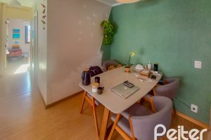 Apartamento à venda com 67m², 3 dormitórios, 1 vaga, no bairro Teresópolis em Porto Alegre