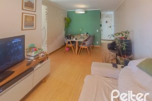 Apartamento à venda com 67m², 3 dormitórios, 1 vaga, no bairro Teresópolis em Porto Alegre