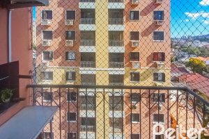 Apartamento à venda com 67m², 3 dormitórios, 1 vaga, no bairro Teresópolis em Porto Alegre