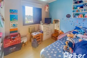 Apartamento à venda com 67m², 3 dormitórios, 1 vaga, no bairro Teresópolis em Porto Alegre