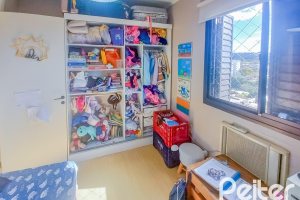 Apartamento à venda com 67m², 3 dormitórios, 1 vaga, no bairro Teresópolis em Porto Alegre