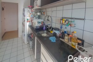 Apartamento à venda com 67m², 3 dormitórios, 1 vaga, no bairro Teresópolis em Porto Alegre