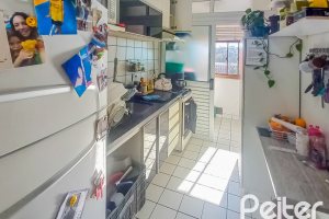 Apartamento à venda com 67m², 3 dormitórios, 1 vaga, no bairro Teresópolis em Porto Alegre