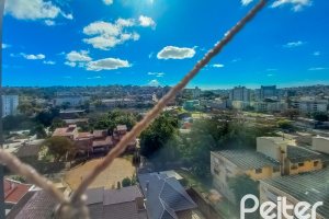 Apartamento à venda com 67m², 3 dormitórios, 1 vaga, no bairro Teresópolis em Porto Alegre