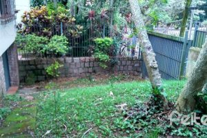 Terreno à venda com 927m², no bairro Tristeza em Porto Alegre