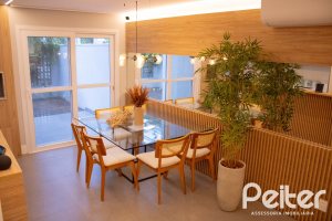 Casa em Condomínio à venda com 191m², 4 dormitórios, 1 suíte, 2 vagas, no bairro Vila Nova em PORTO ALEGRE