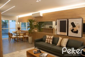 Casa em Condomínio à venda com 191m², 4 dormitórios, 1 suíte, 2 vagas, no bairro Vila Nova em PORTO ALEGRE