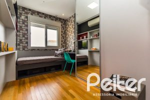 Casa em Condomínio à venda com 191m², 4 dormitórios, 1 suíte, 2 vagas, no bairro Vila Nova em PORTO ALEGRE