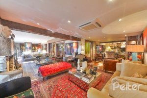 Casa à venda com 418m², 3 dormitórios, 1 suíte, 2 vagas, no bairro Jardim Isabel em Porto Alegre