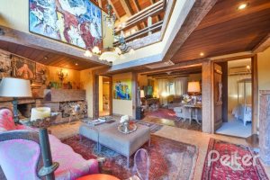 Casa à venda com 418m², 3 dormitórios, 1 suíte, 2 vagas, no bairro Jardim Isabel em Porto Alegre