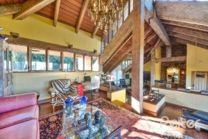 Casa à venda com 418m², 3 dormitórios, 1 suíte, 2 vagas, no bairro Jardim Isabel em Porto Alegre