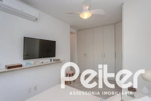 Apartamento à venda com 69m², 2 dormitórios, 1 suíte, 2 vagas, no bairro Tristeza em PORTO ALEGRE