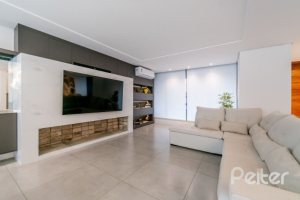 Casa em Condomínio à venda com 250m², 3 dormitórios, 3 suítes, 3 vagas, no bairro Hipica em PORTO ALEGRE