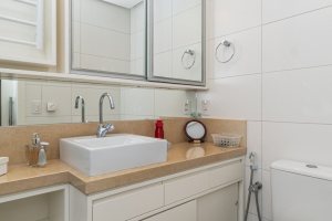 Apartamento à venda com 215m², 3 dormitórios, 3 suítes, 3 vagas, no bairro Tristeza em PORTO ALEGRE