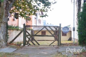 Terreno à venda com 287m², no bairro Tristeza em Porto Alegre
