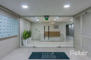 Comercial à venda com 44m², 1 vaga, no bairro Menino Deus em Porto Alegre