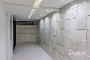 Comercial à venda com 44m², 1 vaga, no bairro Menino Deus em Porto Alegre