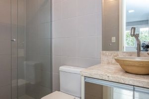 Casa em Condomínio à venda com 348m², 4 dormitórios, 2 suítes, 4 vagas, no bairro Terra Ville em PORTO ALEGRE