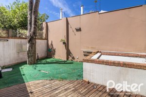 Casa em Condomínio à venda com 292m², 4 dormitórios, 2 suítes, 3 vagas, no bairro Vila Assunção em Porto Alegre