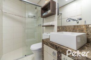 Casa em Condomínio à venda com 292m², 4 dormitórios, 2 suítes, 3 vagas, no bairro Vila Assunção em Porto Alegre