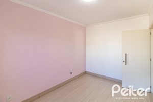 Casa em Condomínio à venda com 292m², 4 dormitórios, 2 suítes, 3 vagas, no bairro Vila Assunção em Porto Alegre