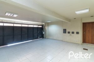 Casa em Condomínio à venda com 292m², 4 dormitórios, 2 suítes, 3 vagas, no bairro Vila Assunção em Porto Alegre