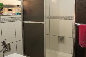 Casa à venda com 156m², 3 dormitórios, 1 suíte, 3 vagas, no bairro Vila Nova em Porto Alegre